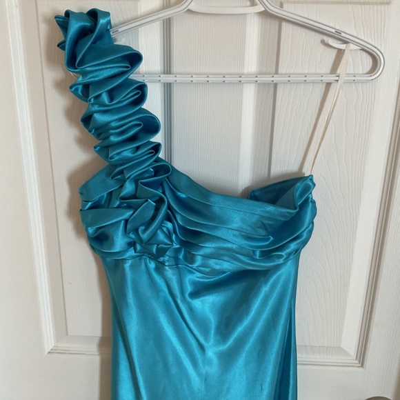 Beautiful Fiesta Gown, Blue, Medium - Picture 7 of 15